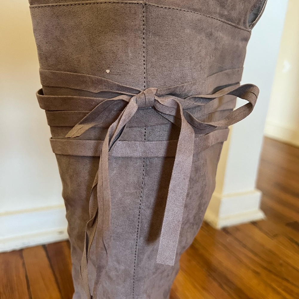 Shoe Dazzle Taupe Over the Knee Boots - Picture 4 of 9